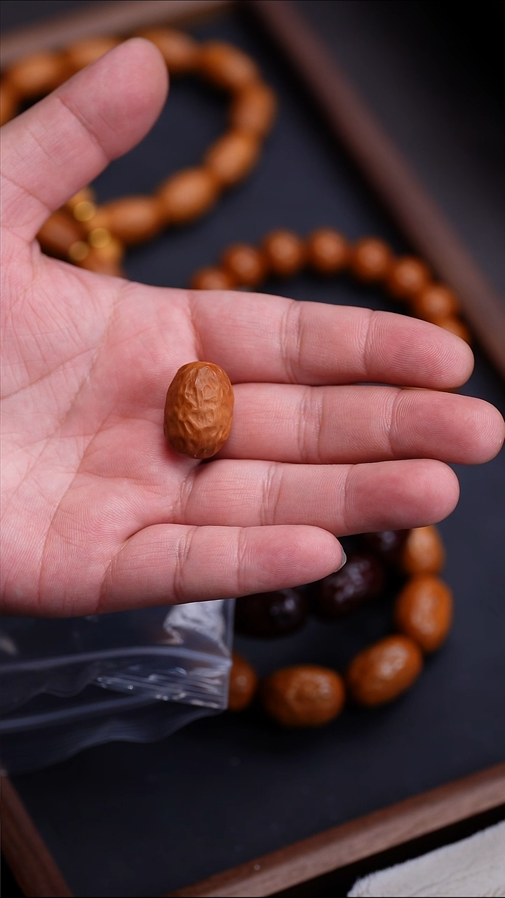 手串橄榄核c****?苏工橄榄核