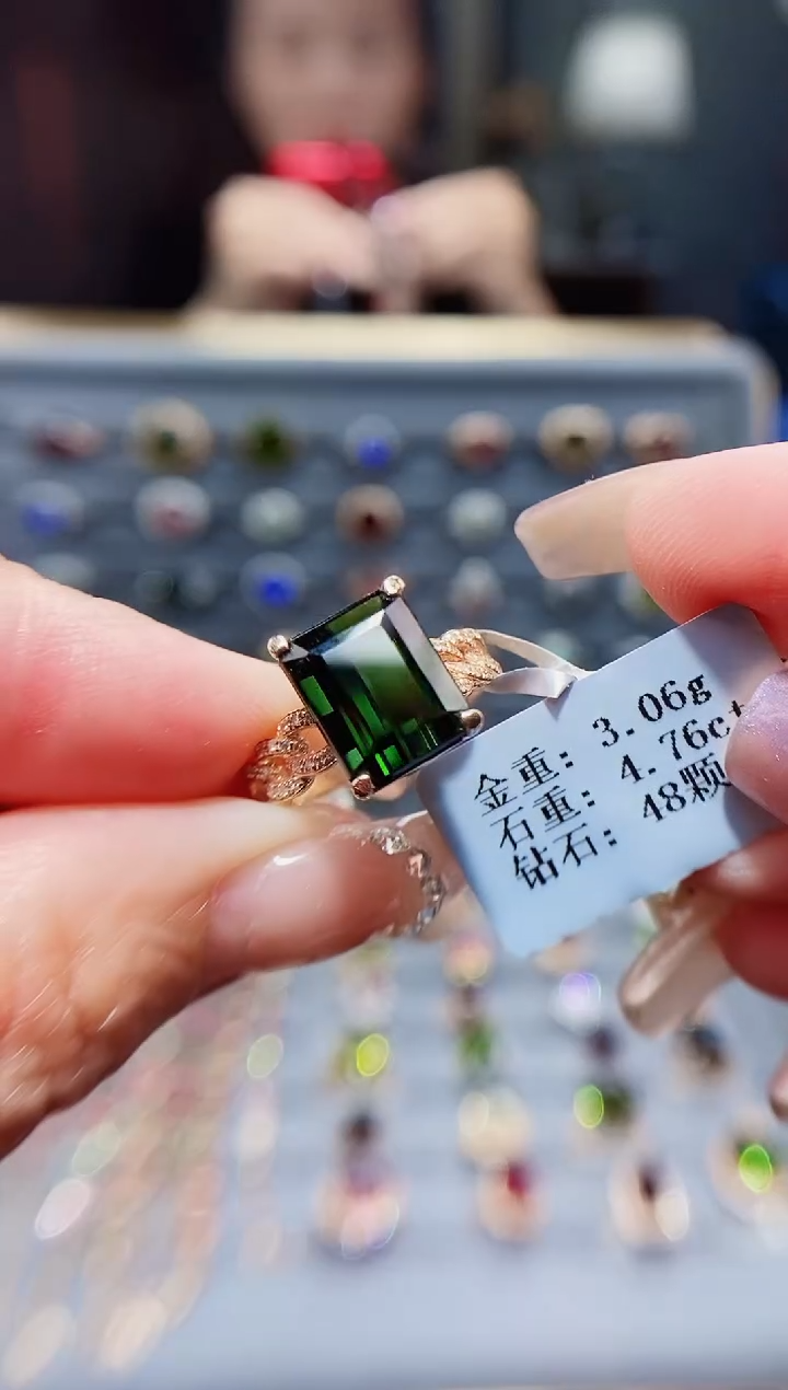 18K金镶嵌戒指红宝石4.76.