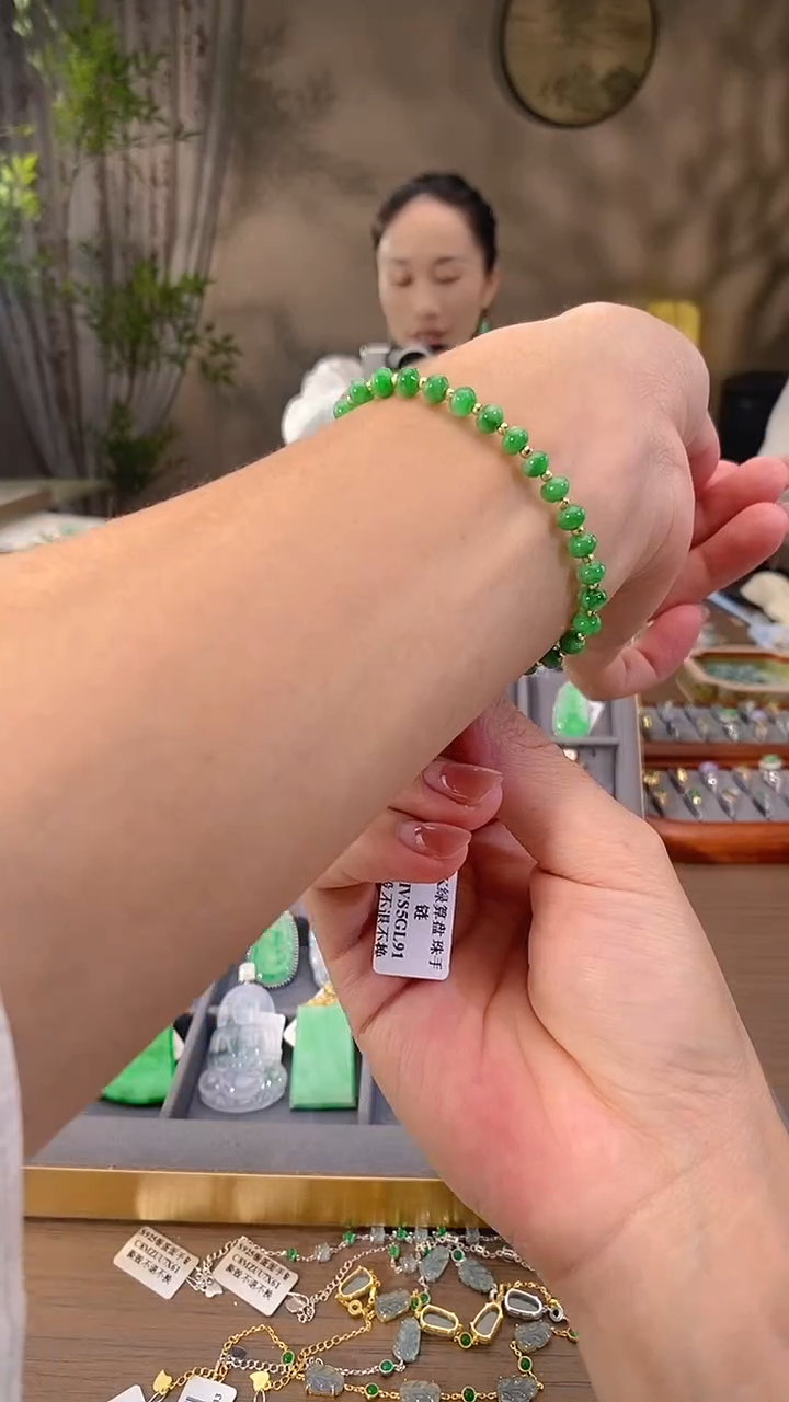 吊坠(不含链)18K金镶嵌翡翠手链