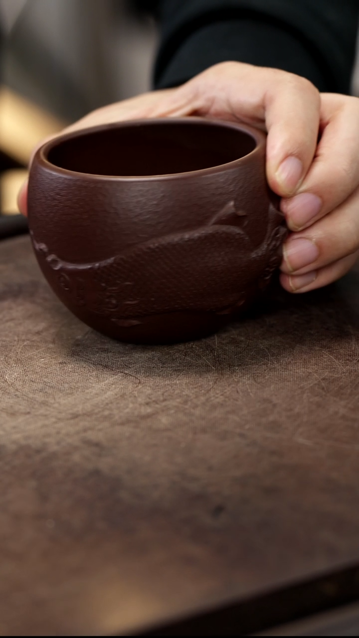 凡***界描银主人杯雕塑茶宠摆件