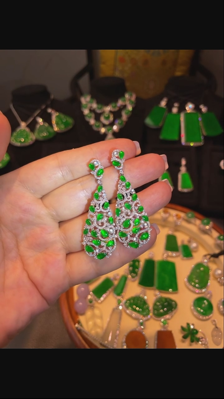 翡翠18K金镶嵌耳饰耳饰