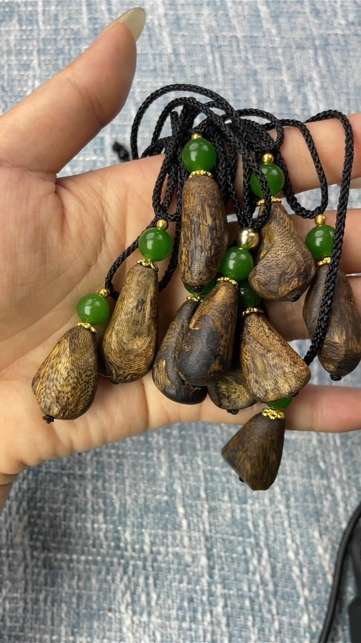 【闪购商品】沉香手串海南莺歌绿棋留疤丁多样发一JY224