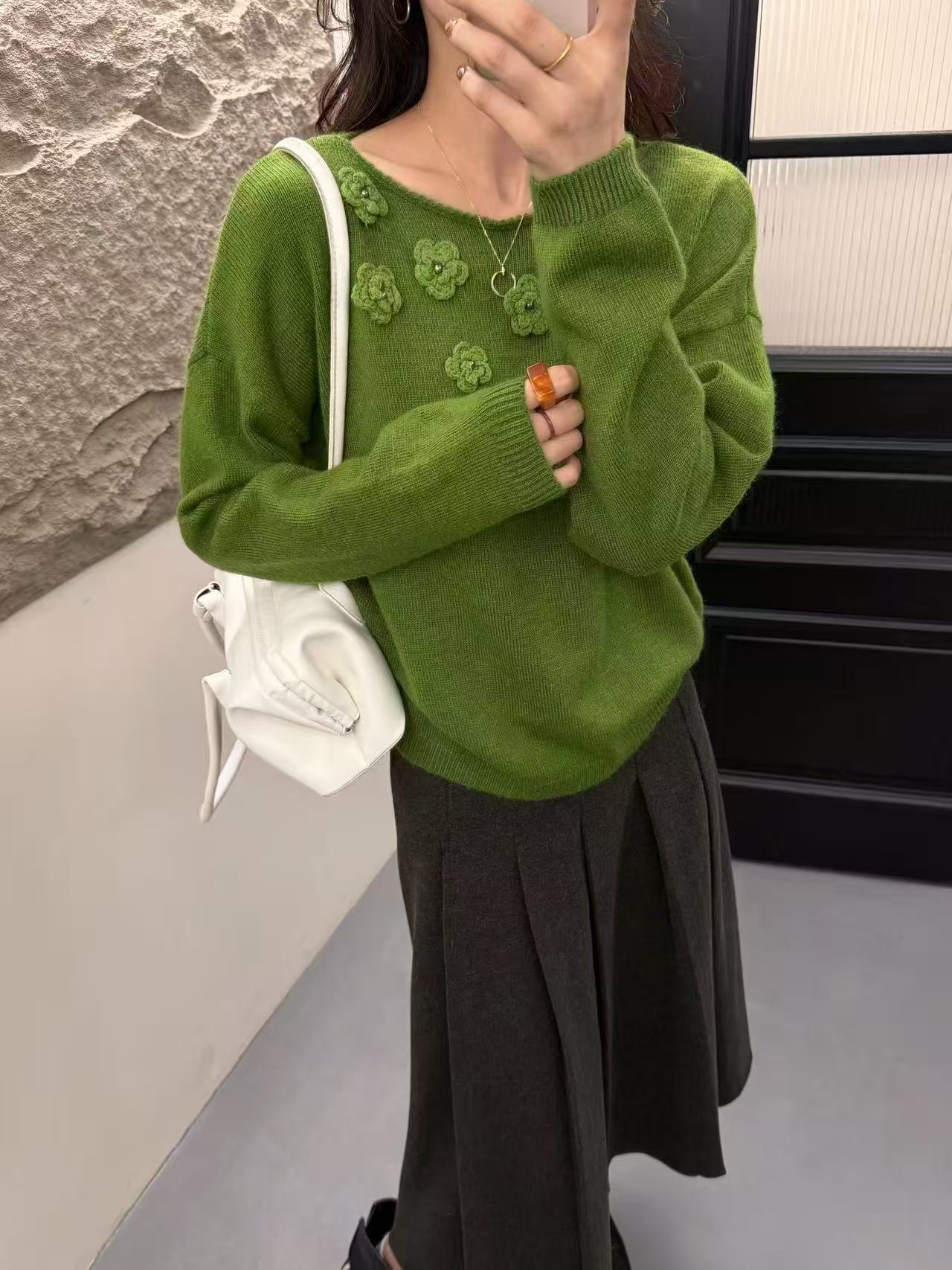 米莱jiaer/秋冬款圆领针织衫女士套头立体花朵韩版百搭显瘦毛衣