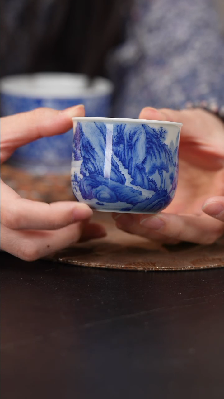【闪购商品】杯看山柴窑青花山水