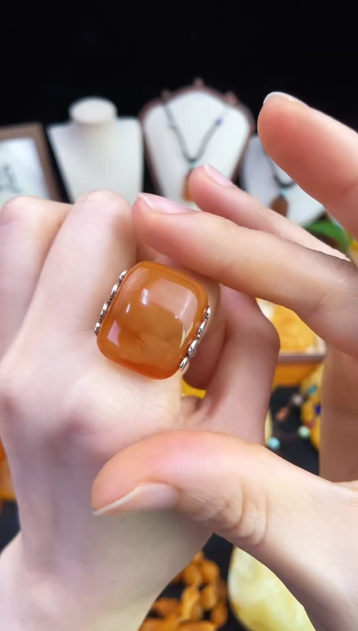 琥珀未镶嵌珠宝奇石柒月