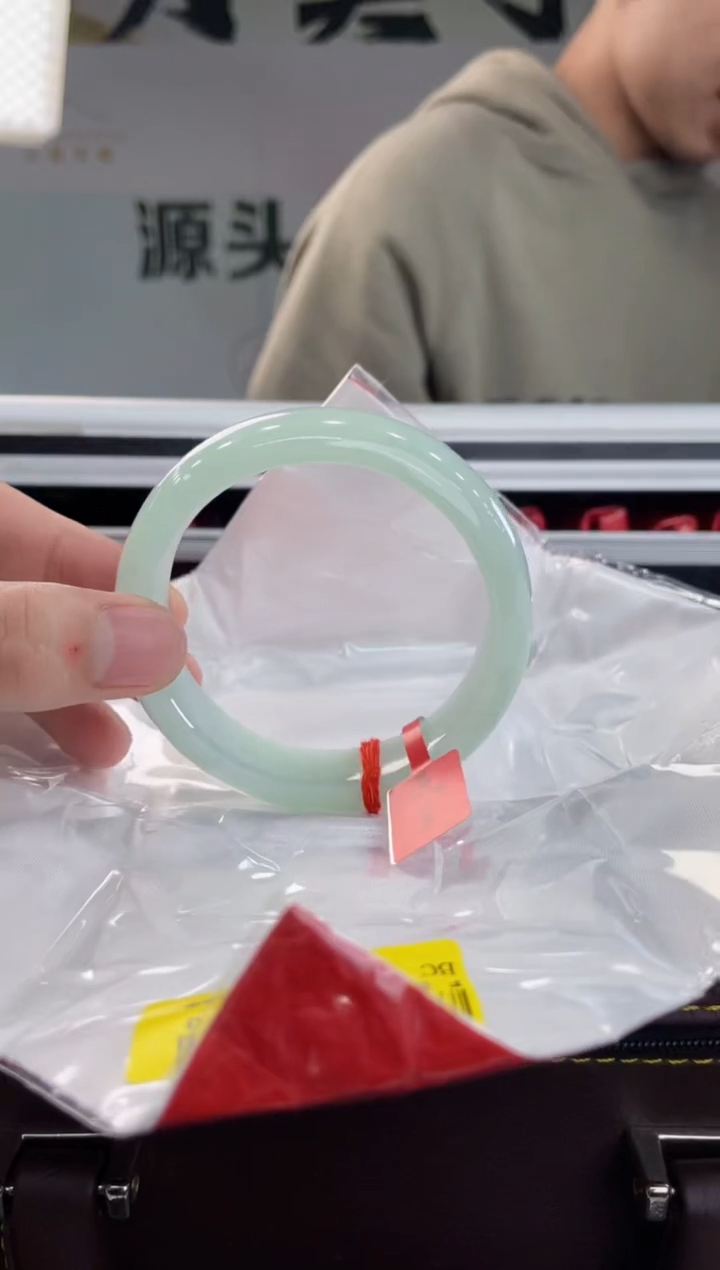 【闪购商品】翡翠手镯未镶嵌手镯