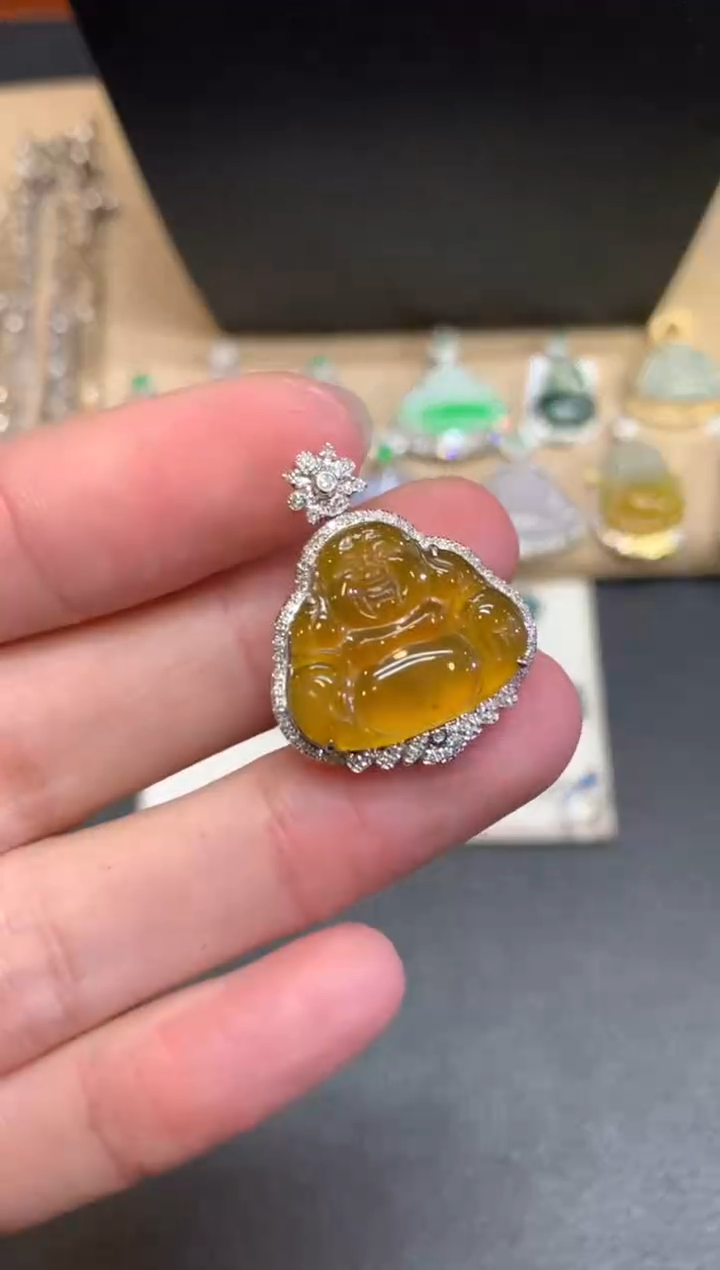 【闪购商品】翡翠颈饰18K金镶嵌佛公【无服务费】