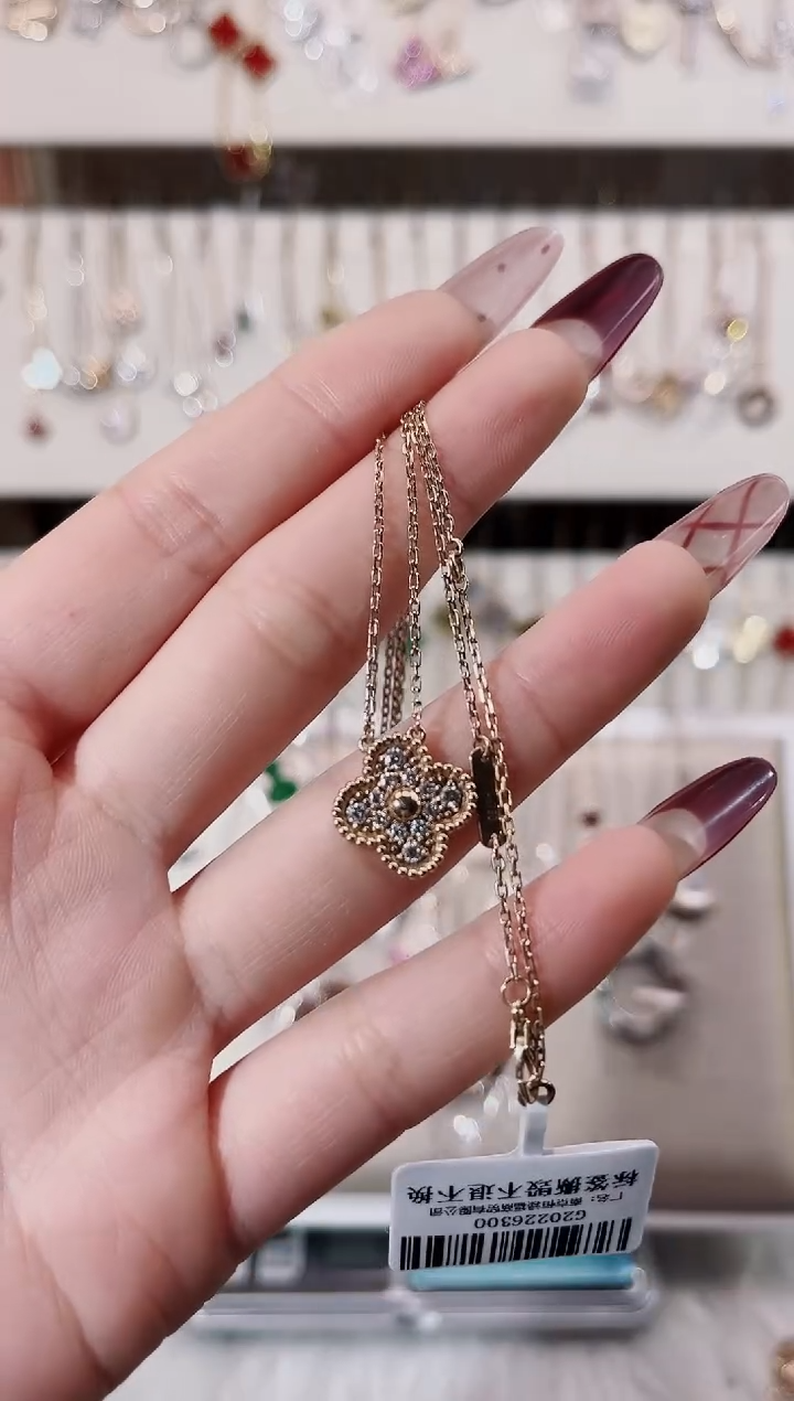 【闪购商品】钻石颈饰18K金镶嵌18K金镶嵌钻石 K玫