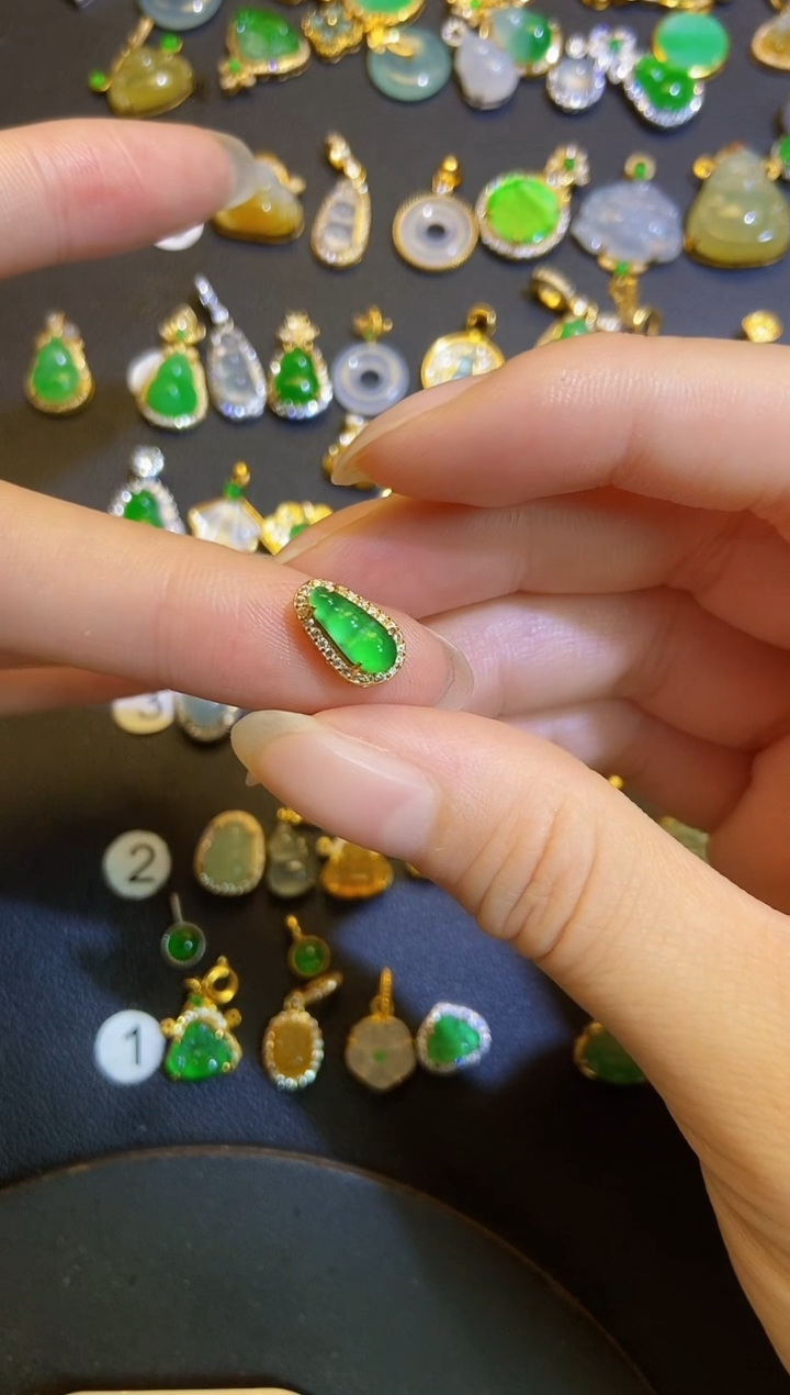 吊坠(不含链)银S925镶嵌翡翠不**子1