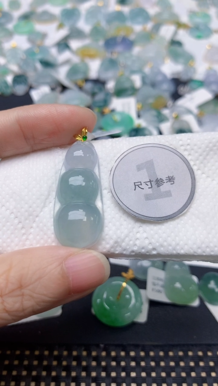 颈饰18K金镶嵌翡翠天然缅甸A货翡翠