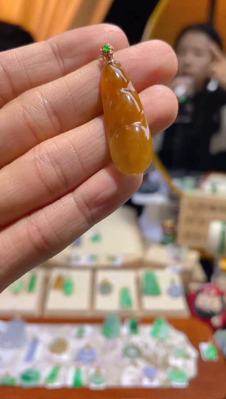 【闪购商品】翡翠颈饰18K金镶嵌假一赔三