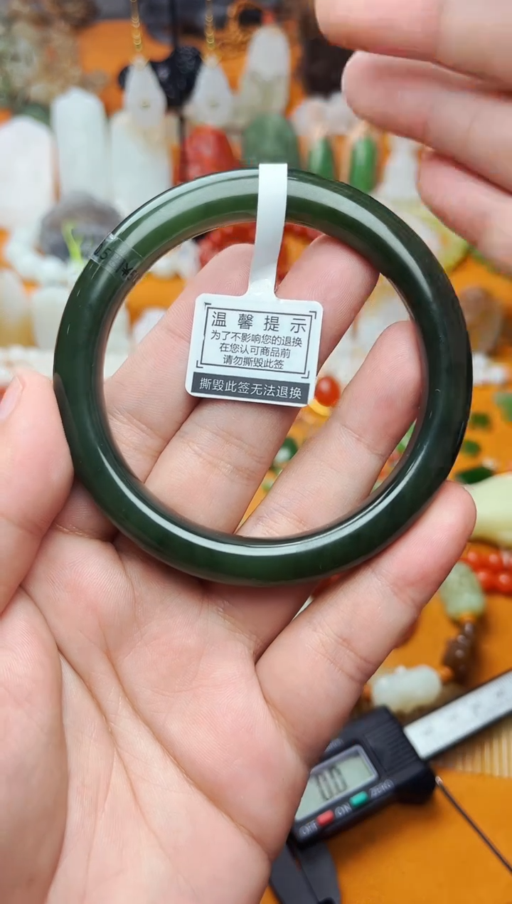 【闪购商品】和田玉手镯未镶嵌60.5圈口