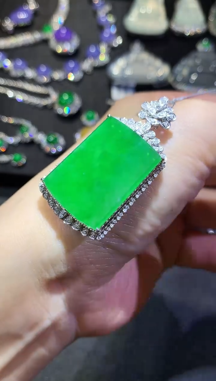 【闪购商品】翡翠吊坠(不含链)18K金镶嵌81-无事牌