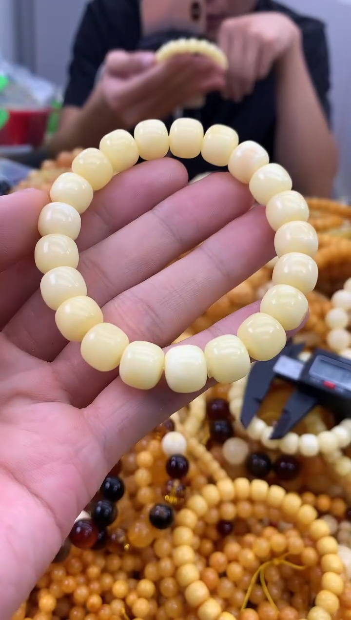 裸石蜜蜡未镶嵌手串