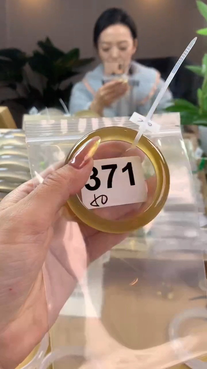 【闪购商品】玛瑙/玉髓手镯未镶嵌371