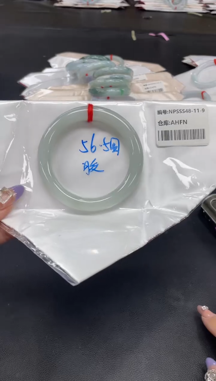 未镶嵌手镯翡翠翡翠手镯