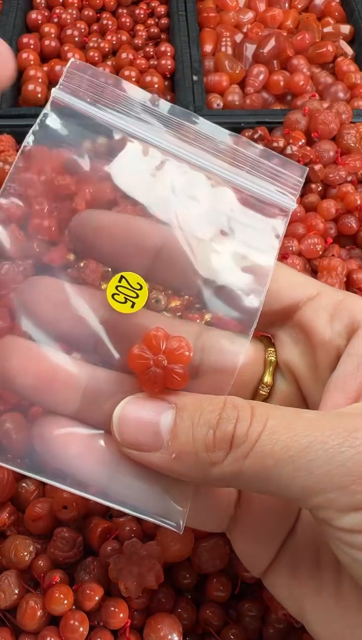 【闪购商品】南红玛瑙颈饰未镶嵌1