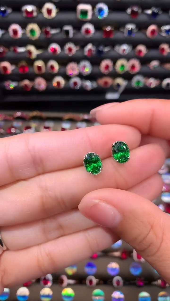 【闪购商品】透辉石耳饰银S925镶嵌68白