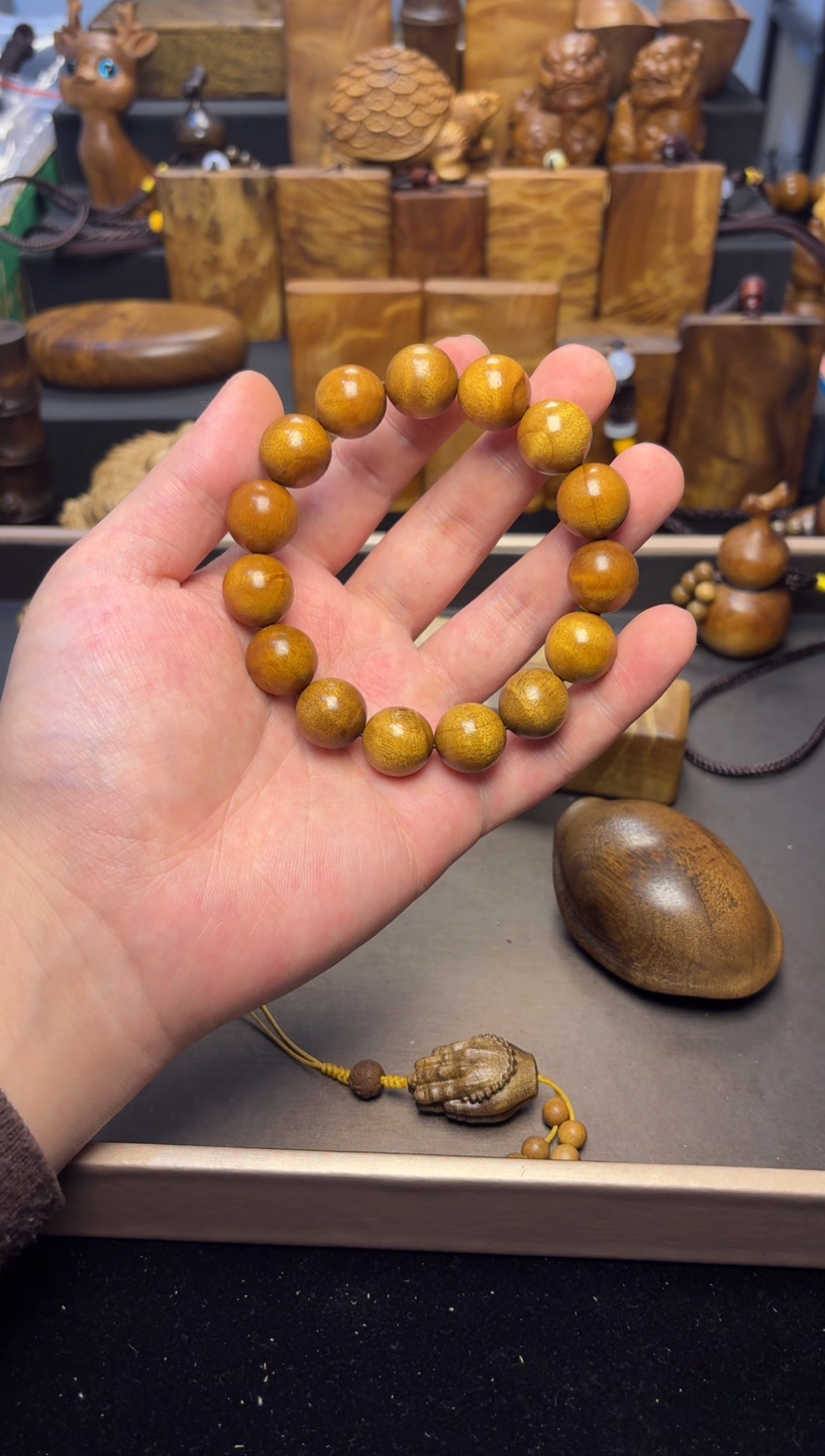 【闪购商品】楠木（金丝楠）其他1.5黄帝王黄手串100带花