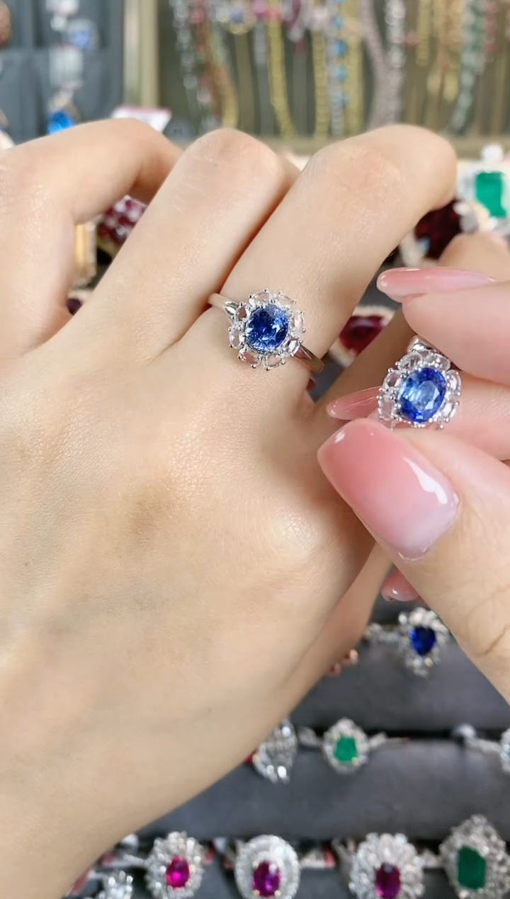 【闪购商品】蓝宝石戒指18K金镶嵌多样性发其一