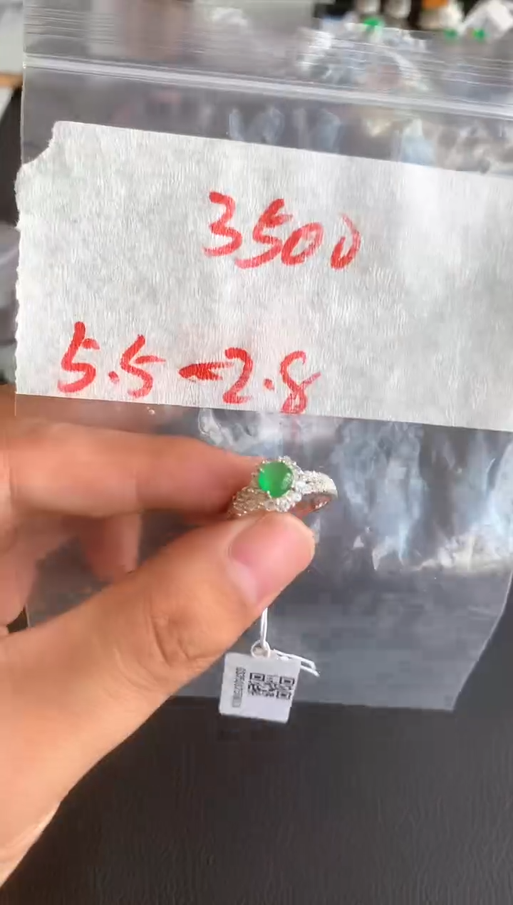 未镶嵌定制翡翠缅甸A货翡翠，拍一发一
