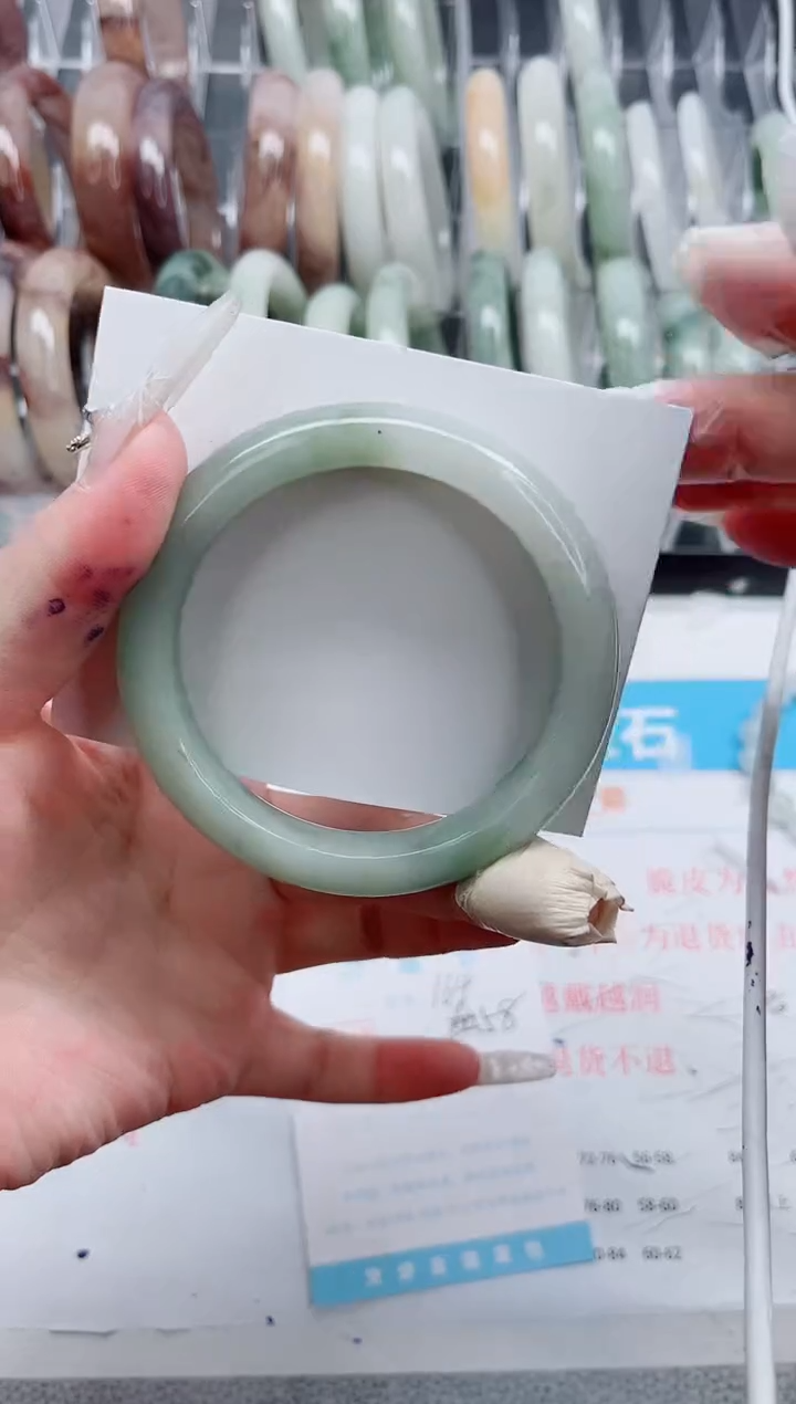 【闪购商品】石英质玉手镯未镶嵌A164-58