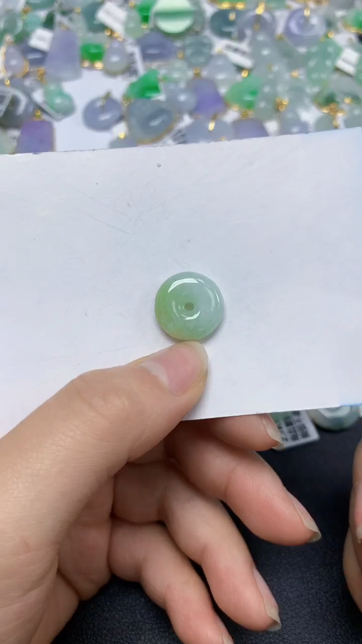 翡翠未镶嵌颈饰天然缅甸翡翠A货