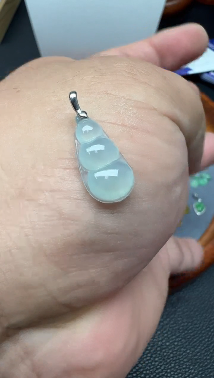 颈饰18K金镶嵌翡翠（31号链接）纯天然A货缅甸翡翠豆子吊坠