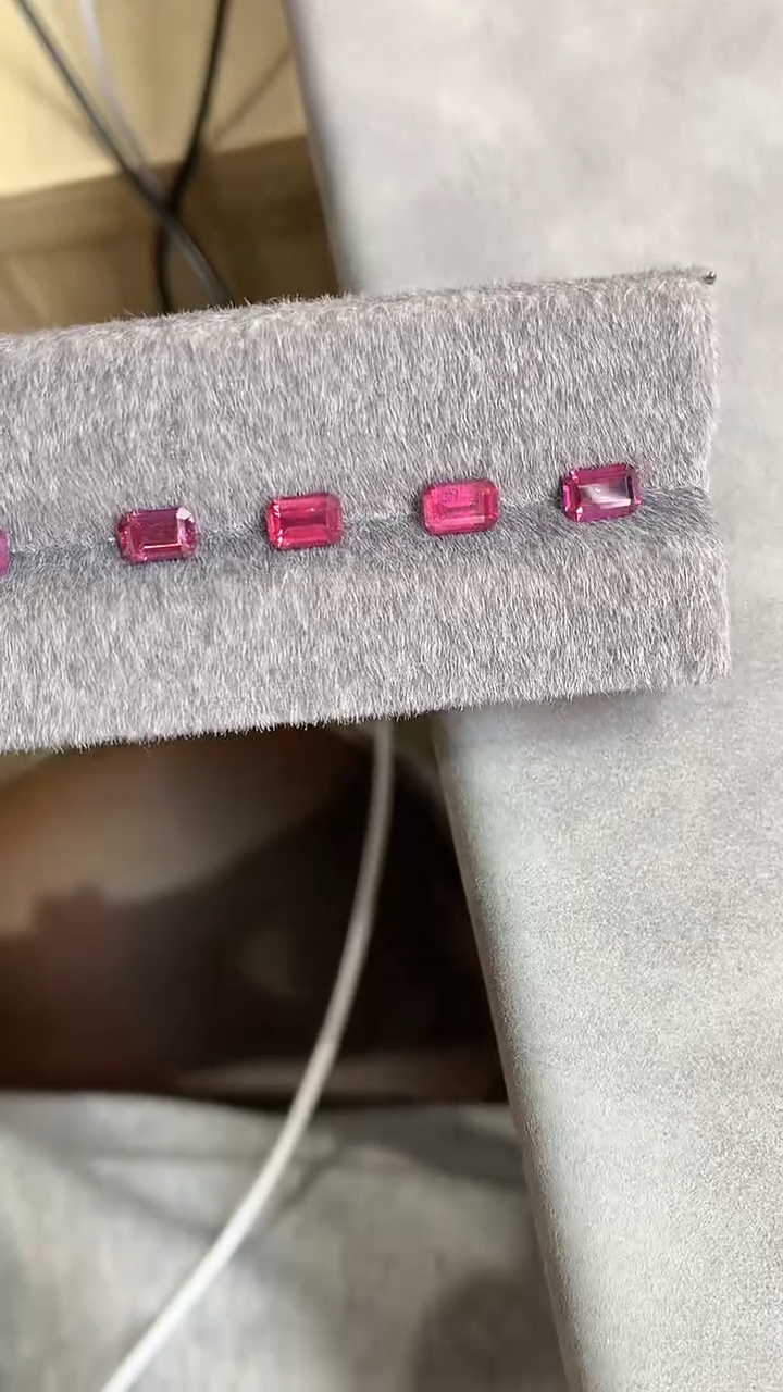 未镶嵌裸石石榴石3裸石多样性发一颗