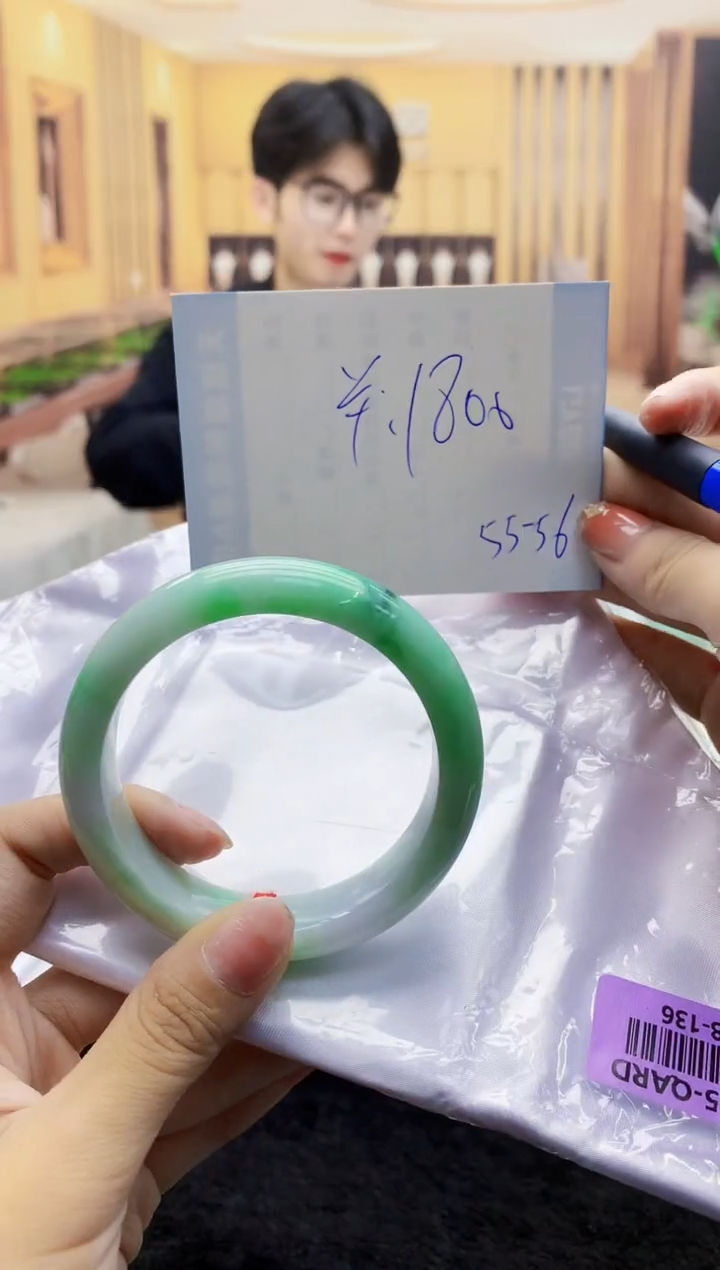 【闪购商品】翡翠手镯未镶嵌      H68-136