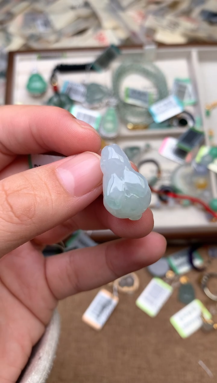 未镶嵌挂件翡翠1