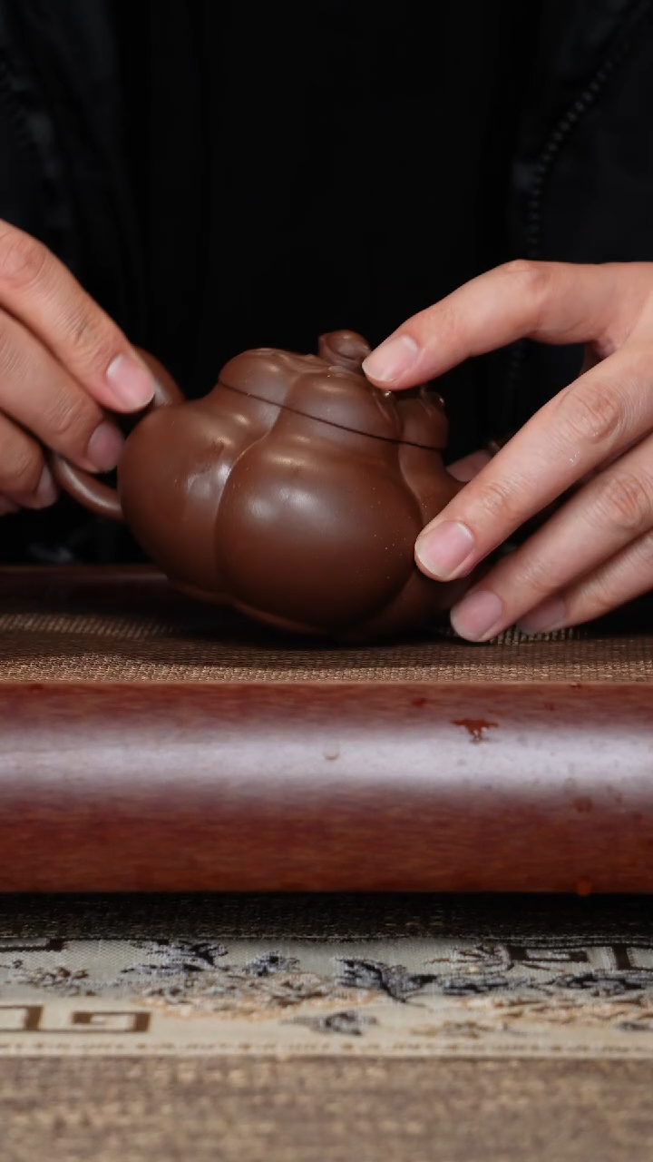 【闪购商品】紫砂茶壶上合桃底槽清半手工