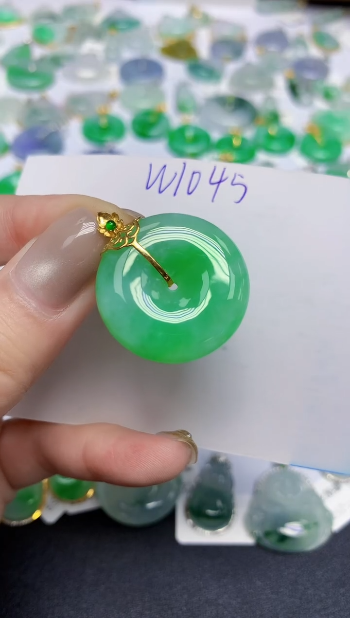 颈饰18K金镶嵌翡翠天然缅甸翡翠A货翡翠百元以上9元证书费自理