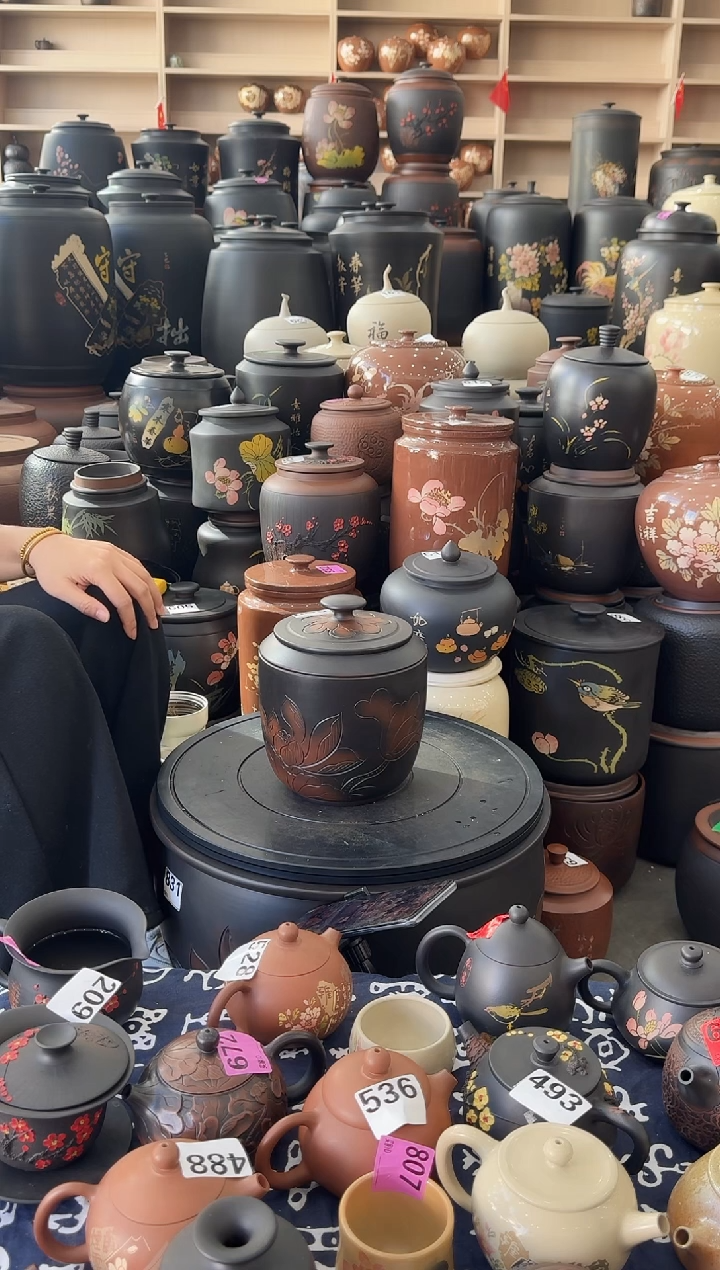 罐瑕疵茶叶罐   方尖荷花  055