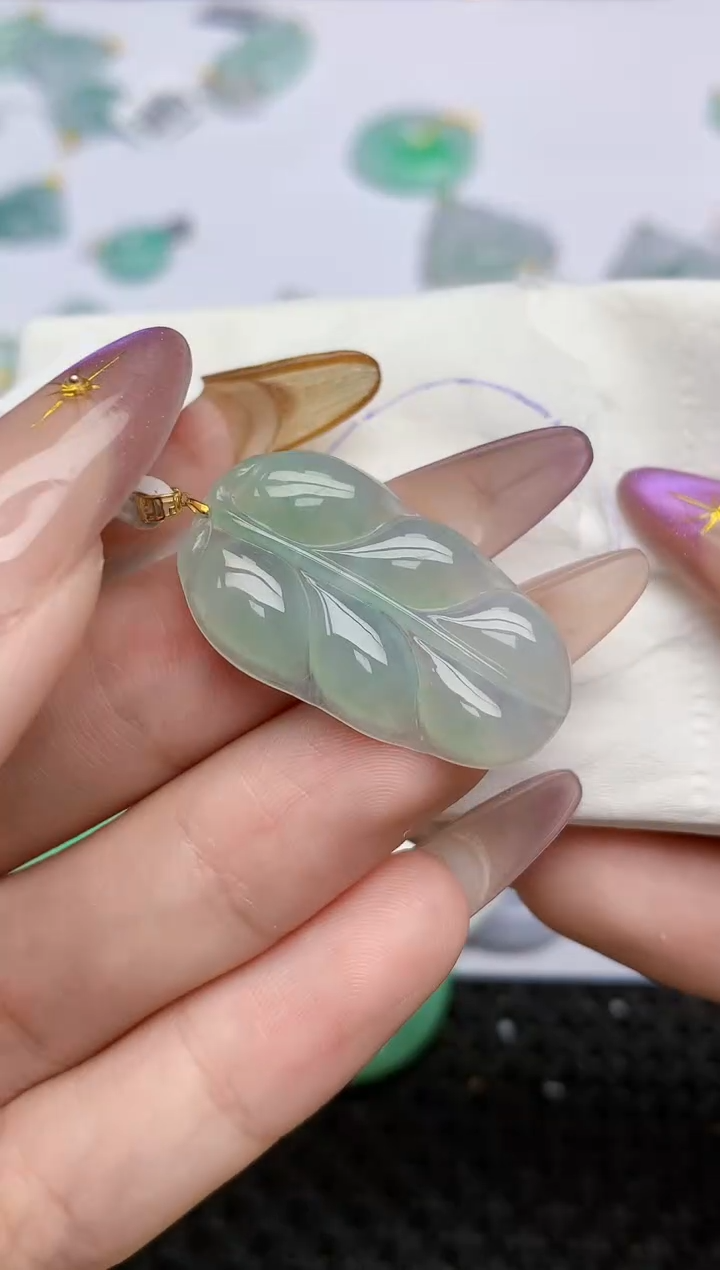 翡翠18K金镶嵌颈饰155   天然翡翠A货  百元以上9米证书费自理