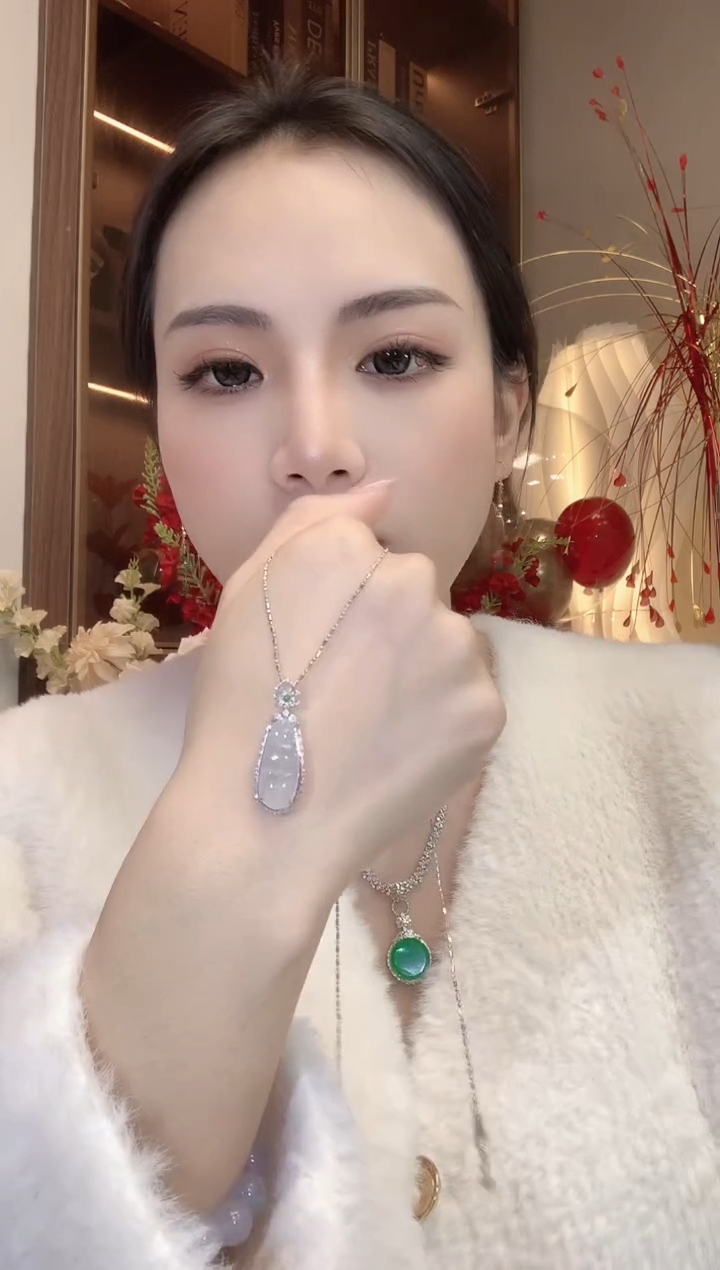 【闪购商品】翡翠吊坠(不含链)18K金镶嵌A10