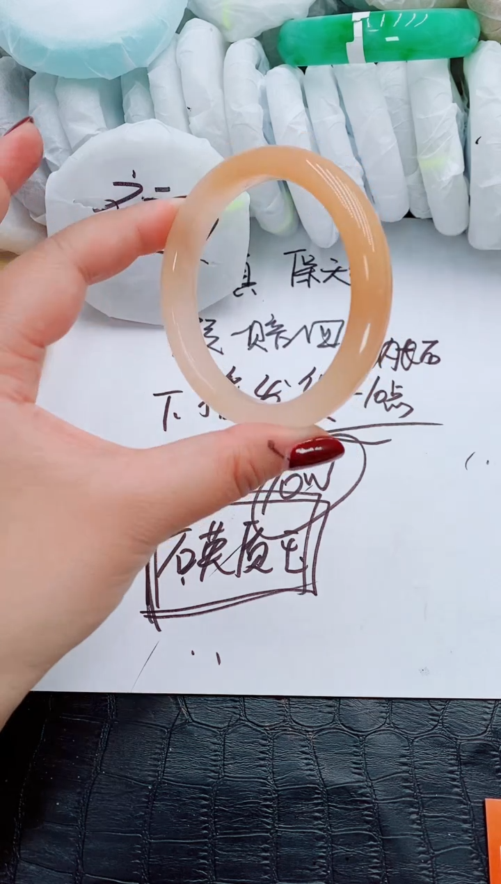 【闪购商品】石英质玉手镯未镶嵌Q68-59-60