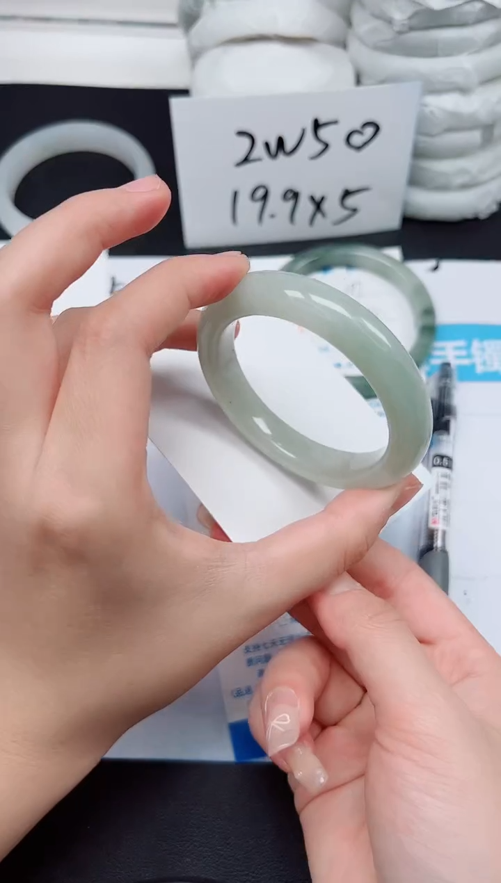 【闪购商品】石英质玉手镯未镶嵌G298-51.7