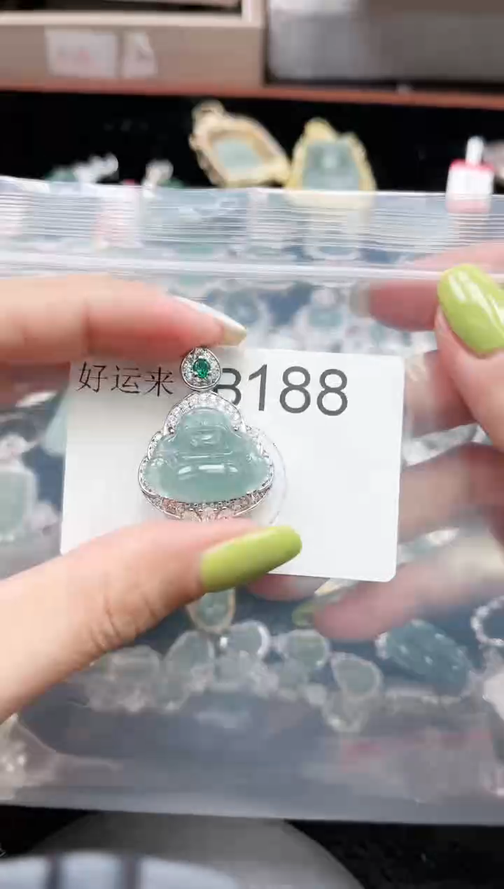 【闪购商品】翡翠颈饰未镶嵌8188赠皮绳