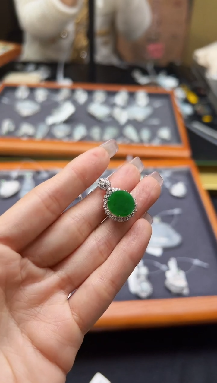 【闪购商品】翡翠颈饰18K金镶嵌DFZ0215-126