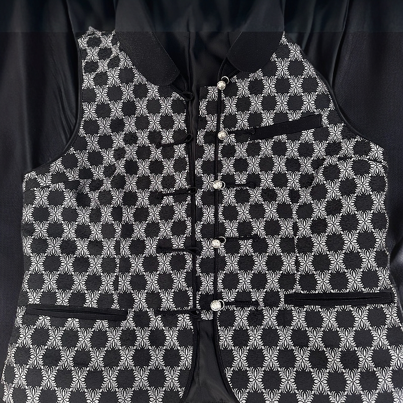 黑色带图案口袋设计的蒙古马甲