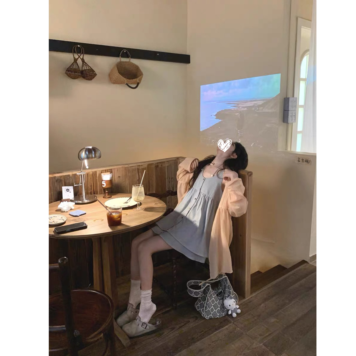 显白蜜瓜果肉文艺日系娃娃款衬衫+别致鸳鸯扣背心裙裤三件套装