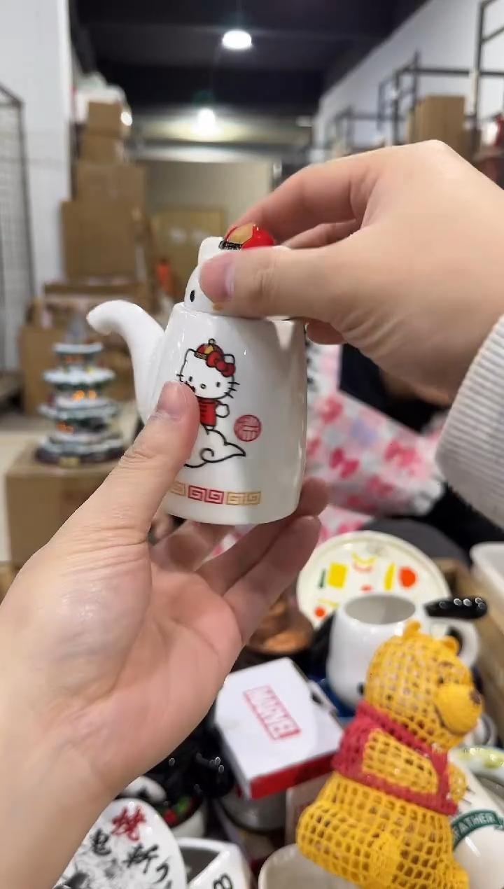 瓷片原盒kt猫酱油壶