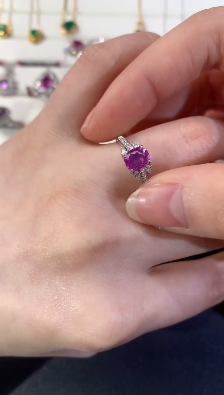 【闪购商品】彩色蓝宝石戒指18K金镶嵌Z730|6999