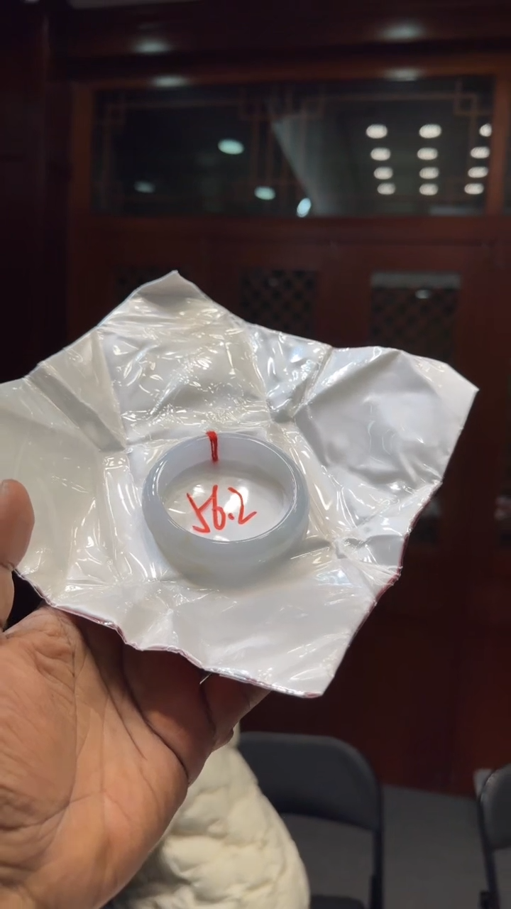 【闪购商品】翡翠手镯未镶嵌手镯微瑕