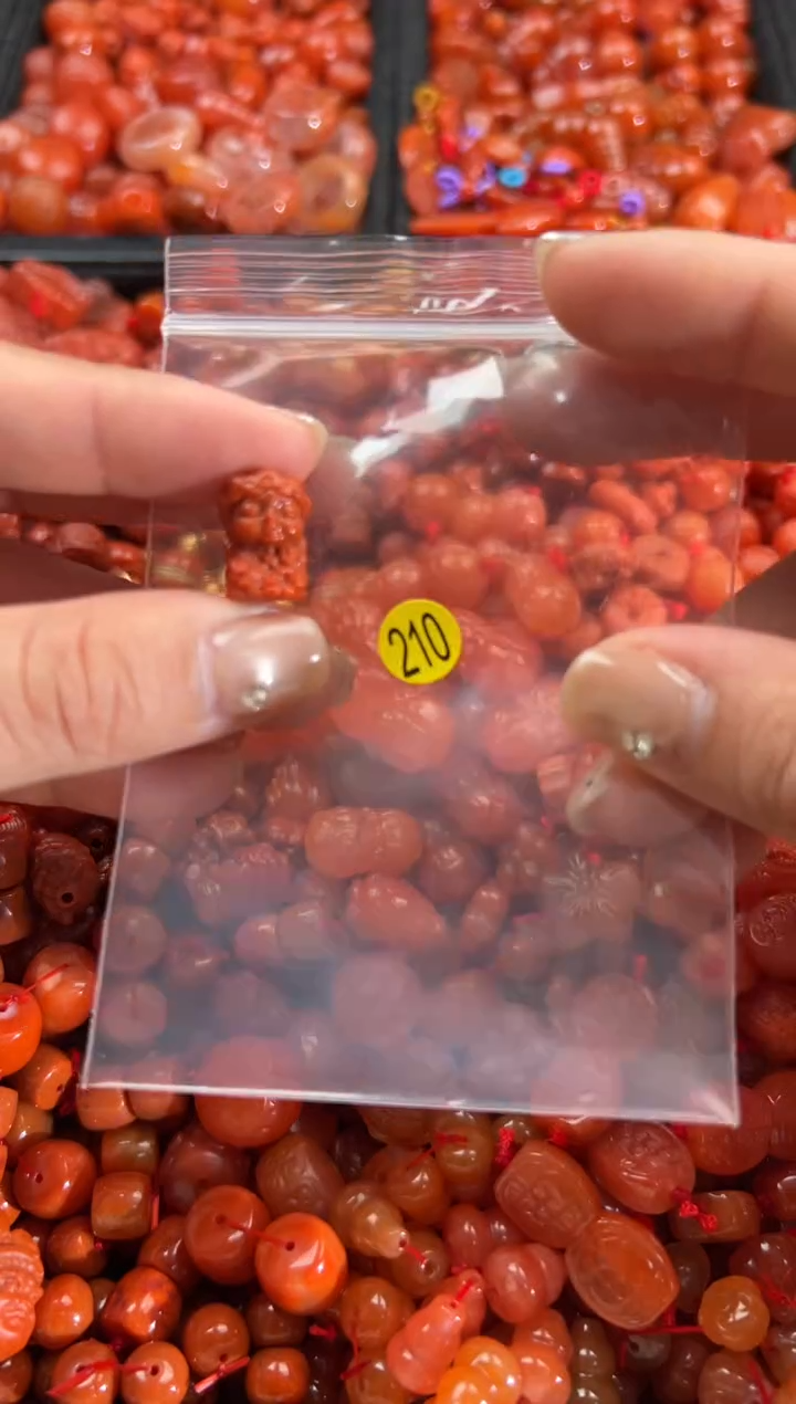 【闪购商品】南红玛瑙颈饰未镶嵌1