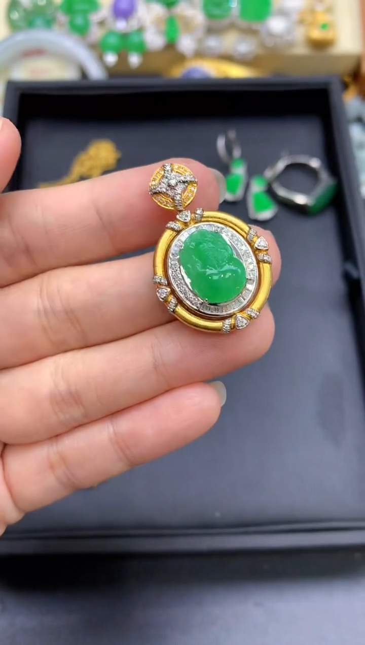 颈饰18K金镶嵌翡翠566-中国好珍宝