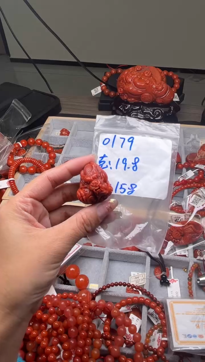 【闪购商品】南红玛瑙珠宝奇石未镶嵌0179