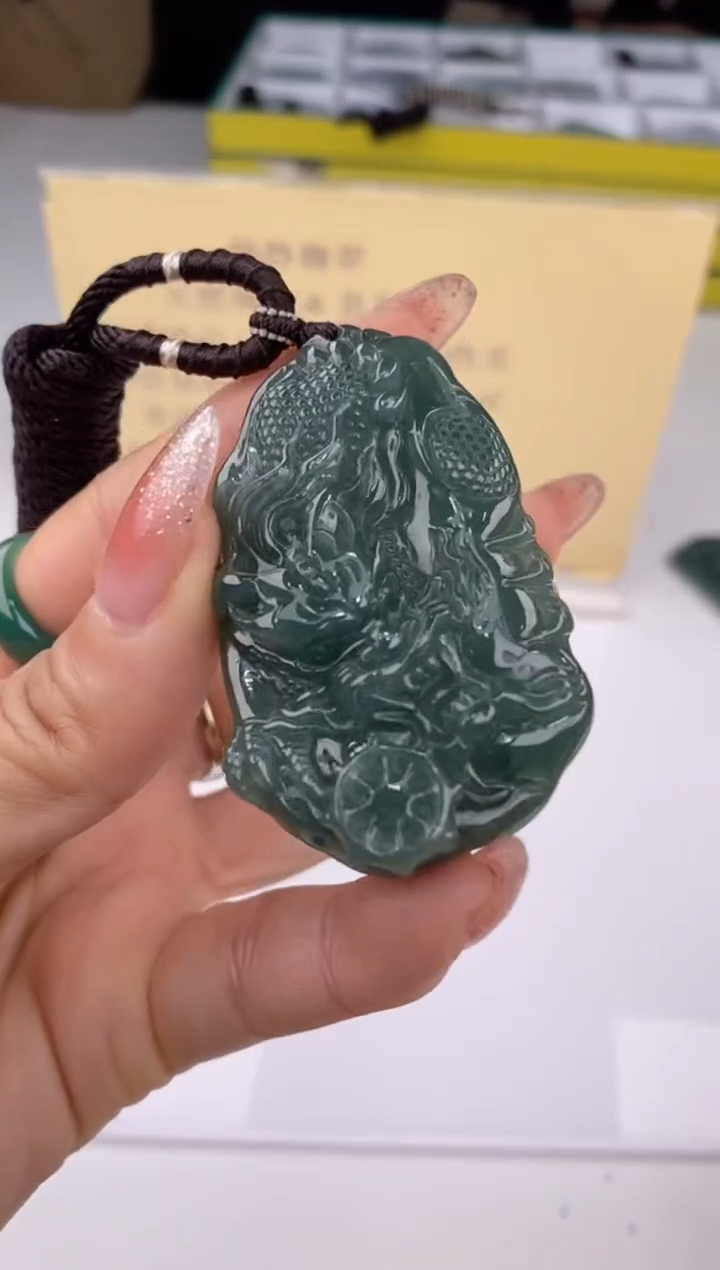 【闪购商品】翡翠吊坠(赠链)未镶嵌26686/静静聊翠