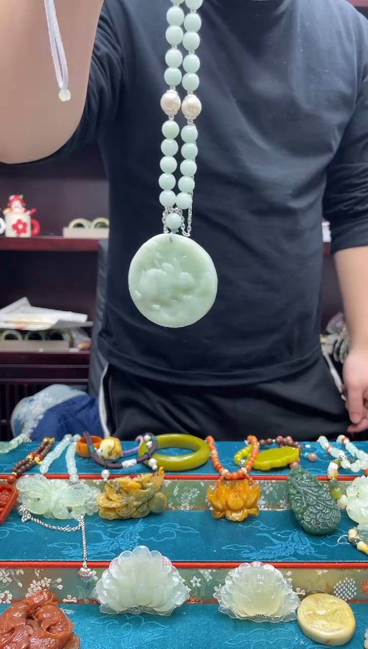 未镶嵌岫玉吊坠·